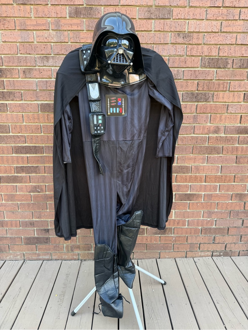 Spirit Halloween Kids Disney Star Wars Darth Vader Light-Up Costume Child Large